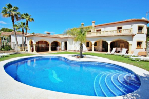 Bahia - spacious family villa with private pool in Moraira